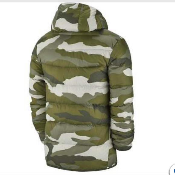 Nike Men’s Camo Puffer Hoodie Jacket - Picture 6 of 11
